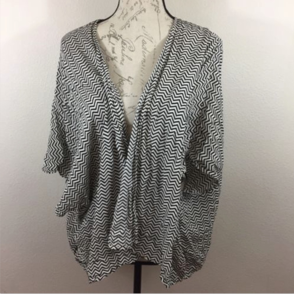 Forever 21 Zig Zag Cardigan Size Large